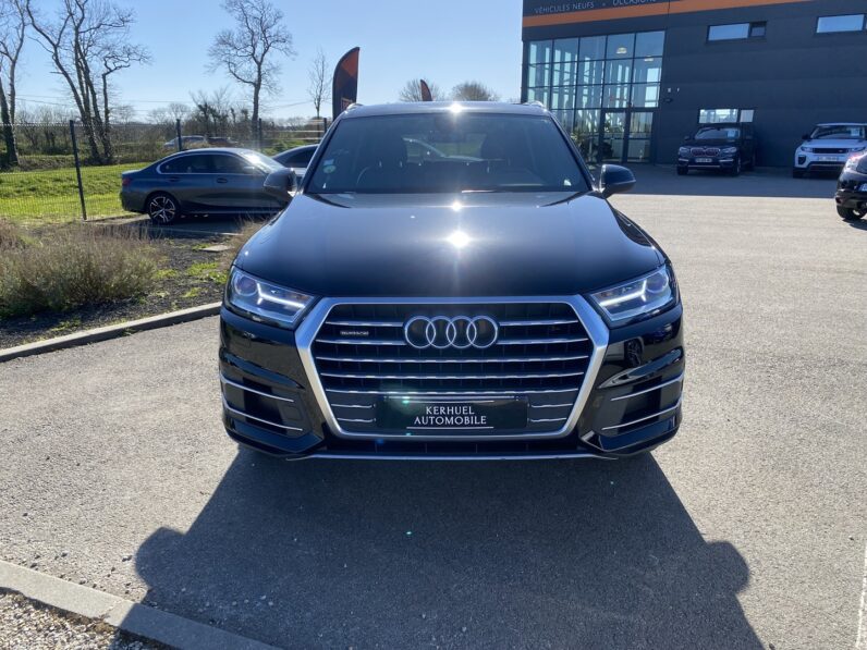 AUDI Q7 7 PLACES