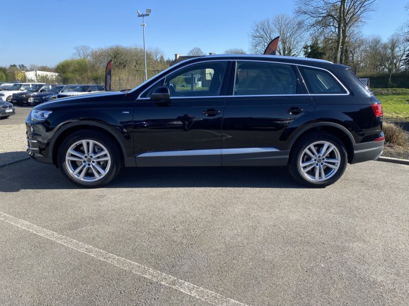 AUDI Q7 7 PLACES