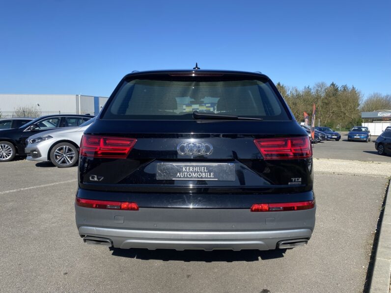 AUDI Q7 7 PLACES