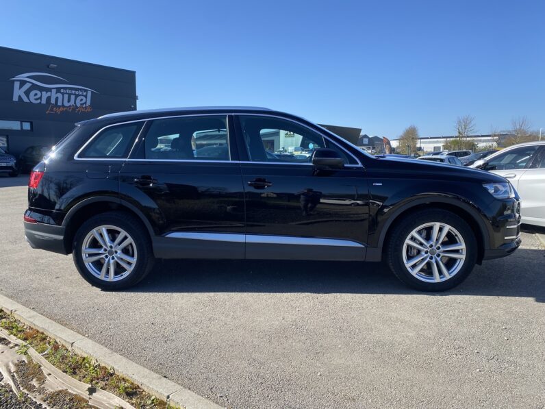AUDI Q7 7 PLACES