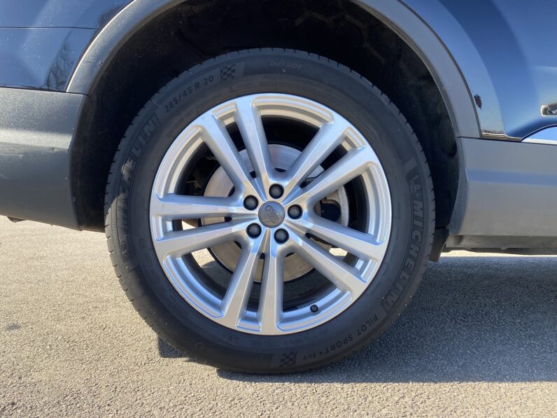 AUDI Q7 7 PLACES