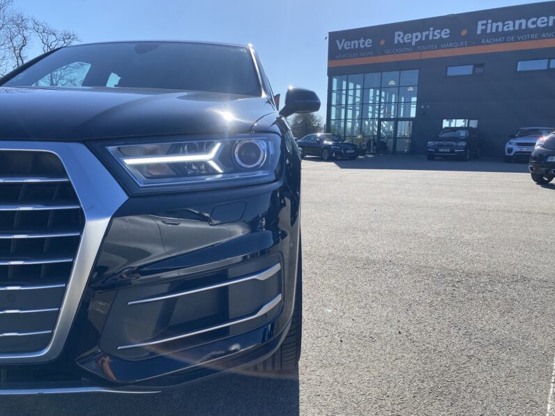 AUDI Q7 7 PLACES
