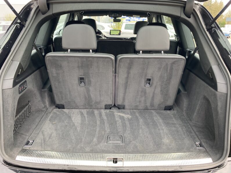 AUDI Q7 7 PLACES
