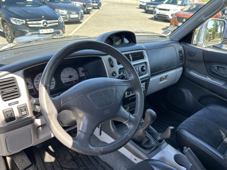 MITSUBISHI PAJERO SPORT