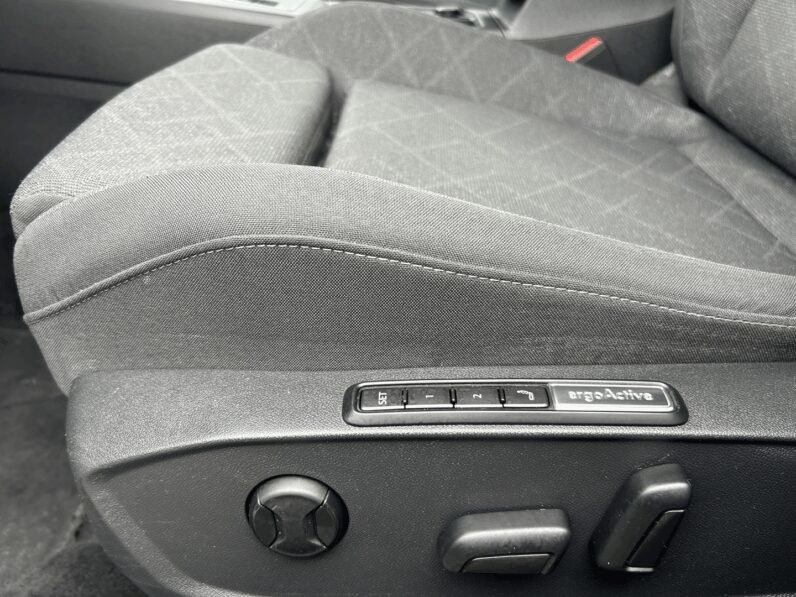 VOLKSWAGEN GOLF VIII SW