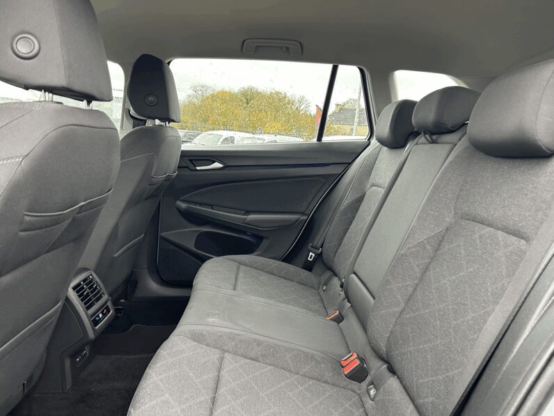 VOLKSWAGEN GOLF VIII SW