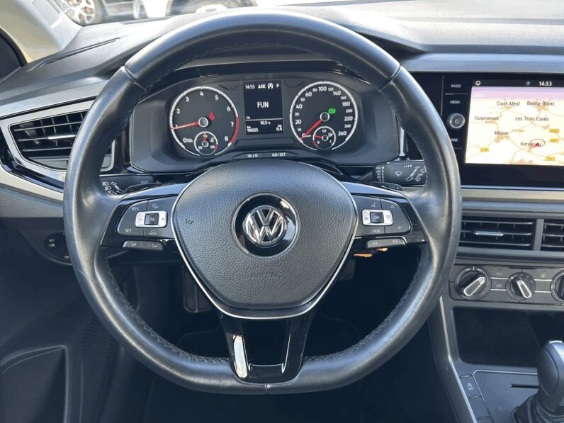 VOLKSWAGEN POLO