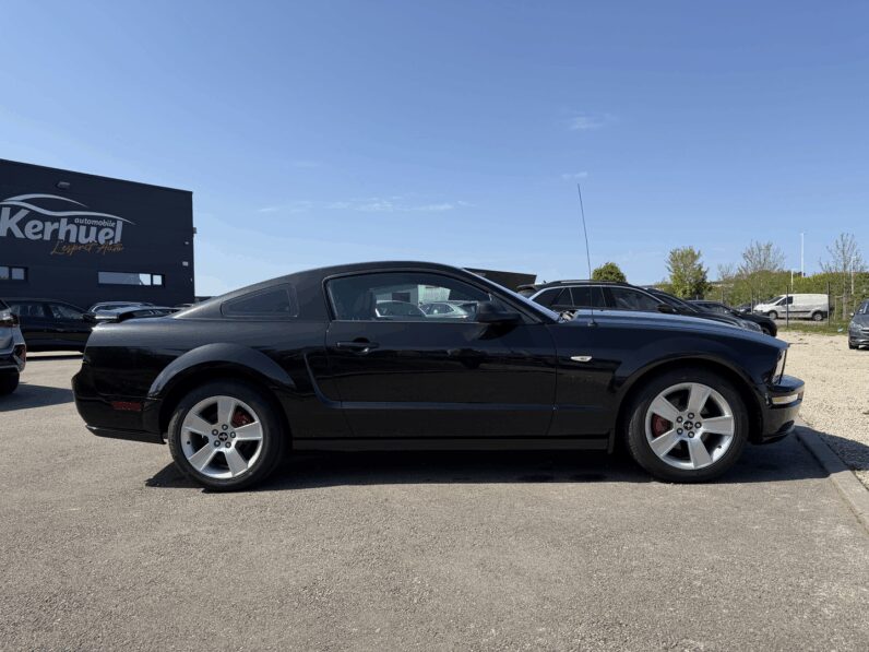 FORD MUSTANG FASTBACK