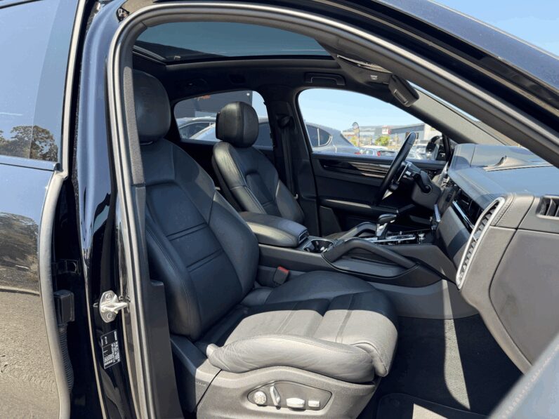 PORSCHE CAYENNE COUPE