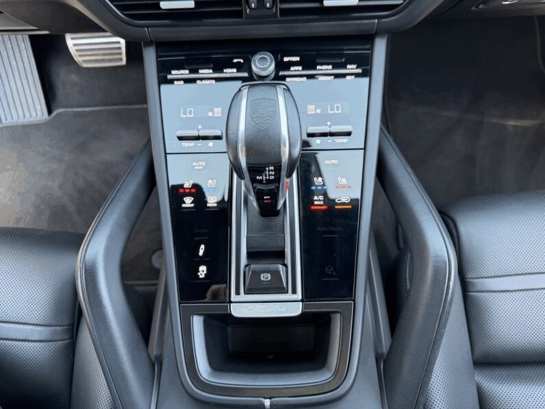PORSCHE CAYENNE COUPE