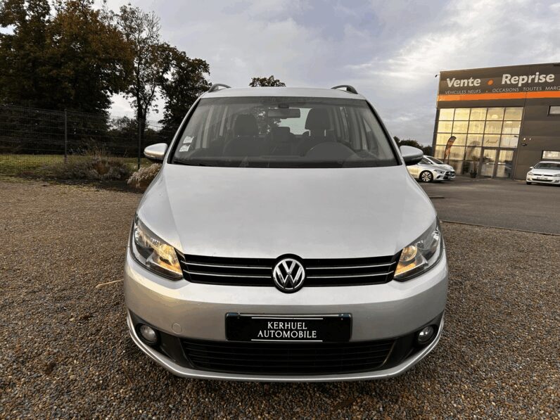 VOLKSWAGEN TOURAN "À MARCHAND"