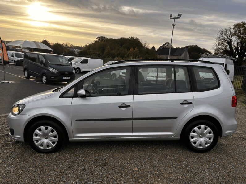 VOLKSWAGEN TOURAN "À MARCHAND"