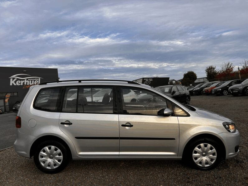 VOLKSWAGEN TOURAN "À MARCHAND"