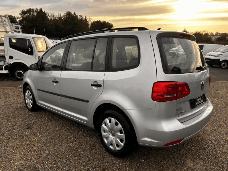 VOLKSWAGEN TOURAN "À MARCHAND"