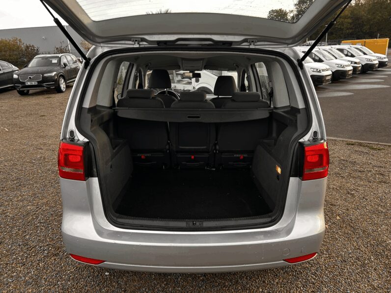 VOLKSWAGEN TOURAN "À MARCHAND"